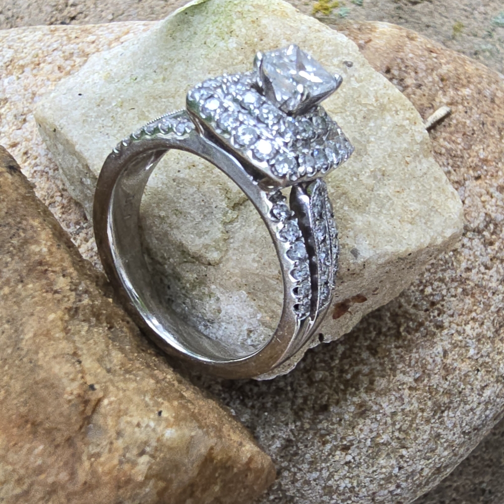 Diamond Ring - Picture 7 of 8